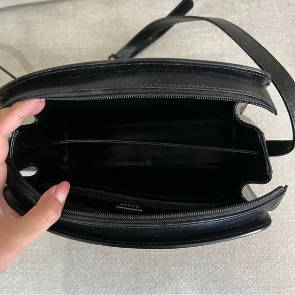 VTG Bally Structured Hex Black Leather Shoulder Bag Crossbody with Gold Hardware - Picture 12 of 16